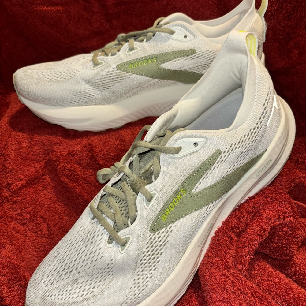 Brooks Glycerin 22 coconut/tea/ blazing yellow 12m